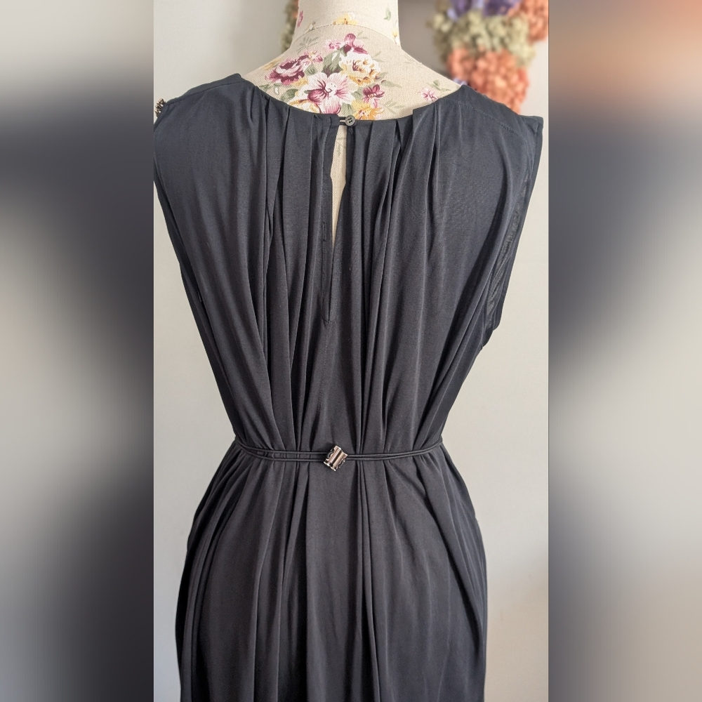 Geovedi Elegant Black Sleeveless‎ Dress - Picture 6 of 12